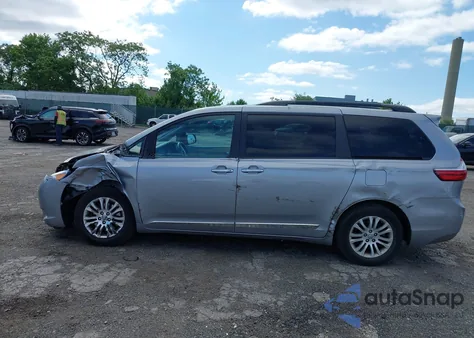2017 Toyota Sienna Xle 8 Passenger z USA, uszkodzony, nr VIN 5TDYZ3DC9HS819788